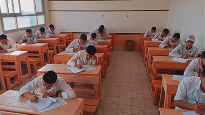 تعليم البحيرة: انضباط لجان امتحانات الصفين الأول والثاني الثانوي (صور) 
