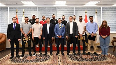بعد استقبالهم بمقر الوزارة بالعاصمة الإدارية، صبحي يكرم الرياضيين العائدين من ليبيا (صور)