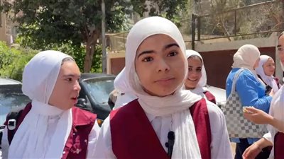 طالبات أولى ثانوي بالقاهرة عن امتحان العربي: أسئلة البلاغة صعبة والتابلت اتأخر 40 دقيقة على ما فتح (فيديو)