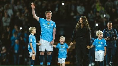 رحيل بعد 10 سنوات، دي بروين يعلق على تكريمه من مانشستر سيتي 