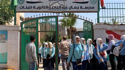 ارتياح بين طالبات الصف الأول الثانوي بالجيزة بعد انتهاء امتحان العربي (فيديو وصور) 