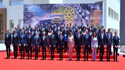 السيسي يفتتح المرحلة الأولى من مدينة مستقبل مصر الصناعية، يشهد موسم حصاد القمح والبنجر، يؤكد: المشروعات الزراعية توفر فرص عمل ضخمة ويدعو القطاع الخاص للمشاركة فيها