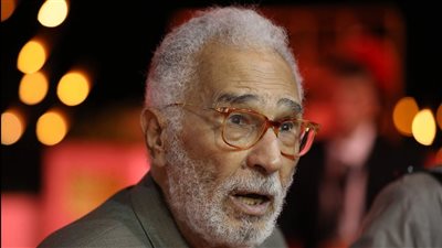 مدبولي يعتذر للفنان عبد الرحمن أبو زهرة: كرامة كبار السن خط أحمر