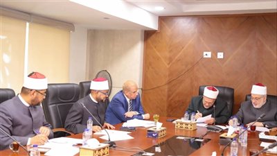 بحضور وكيل الأزهر، لجنة “البحوث الفقهية” تعقد اجتماعها الشهري لمناقشة عدد من القضايا
