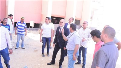 رئيس جامعة سوهاج يتفقد تجهيزات الجامعة الأهلية استعدادًا لبدء الدراسة 