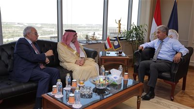 وزير الآثار يبحث ترتيبات مؤتمر دور المصارف في تنمية السياحة العربية