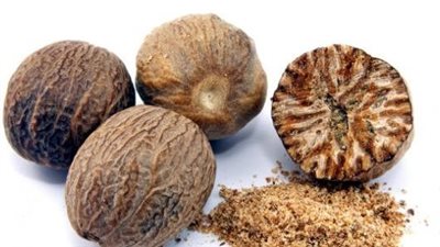 أخطرها التسمم والهلوسة والإدمان، أضرار الإفراط في استخدام جوزة الطيب