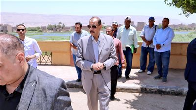 محافظ سوهاج يمهل رئيس مدينة جرجا شهرا لعودة الانضباط للشوارع 