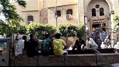 طفل النصف قلب، تشييع جثمان الرضيع آدم ببني سويف بعد فشل التدخل الطبي (فيديو وصور)