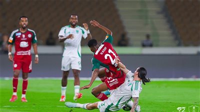 أحمد حجازي ضد محرز، تشكيل مباراة أهلي جدة ونيوم في الدوري السعودي 