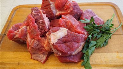 خطورة الإفراط في تناول اللحوم خلال عيد الأضحى (إنفوجراف)