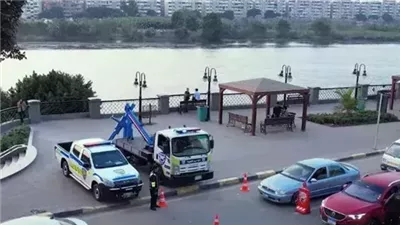 مدير إدارة الجيزة يتفقد الخدمات المرورية والتحويلات بعد غلق طريق الواحات