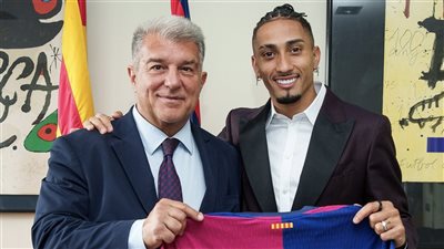 برشلونة يجدد عقد البرازيلي رافينيا حتى 2028