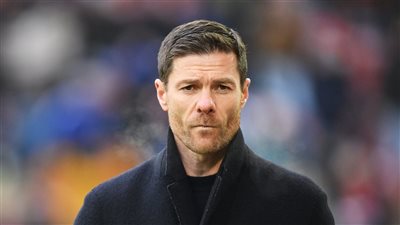 ريال مدريد يقدم تشابي ألونسو في حفل توقيع العقود رسميا 