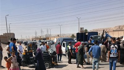 مصرع ربة منزل وإصابة ابنتيها في حادث تصادم بحلوان (صور)