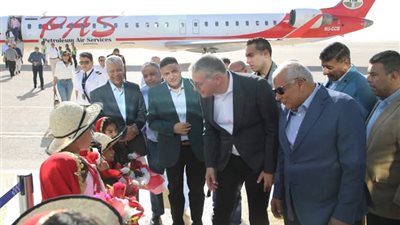 محافظ الوادي الجديد يستقبل وزير البترول لتفقد عدد من المشروعات الخدمية (صور) 