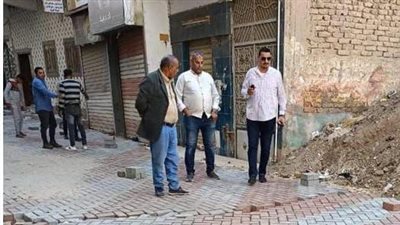 محافظ الشرقية يطمئن على تنفيذ أعمال الرصف والتطوير بالحسينية 