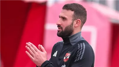 موقف عمر كمال من تدعيم الأهلي أمام فاركو 