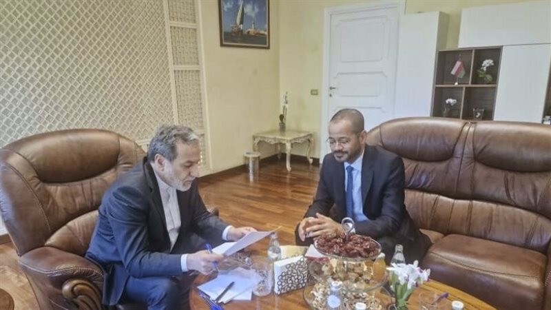 عراقجي ونظيره العماني