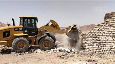 إزالة 58 حالة بناء مخالفا في قنا 