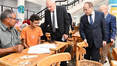 رئيس جامعة القناة يوجه بتوفير الدعم للطلاب ذوي الهمم خلال الامتحانات (صور)