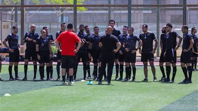 أوسكار يجري تدريبا عمليا لـ حكام القاهرة على كيفية التحرك واتخاذ القرار وقراءة الملعب