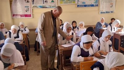 طلاب الصف السادس الابتدائي في الدقهلية يؤدون امتحاني الرياضيات والمهارات المهنية اليوم 