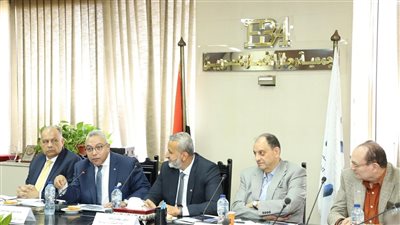 جمعية رجال الأعمال تناقش مع القومي لبحوث الإسكان دعم القطاع الخاص وتشجيع الصناعة 