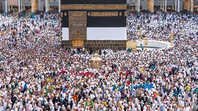 هل الحج ينفي الفقر والذنوب؟ الأزهر للفتوى يجيب (فيديو)