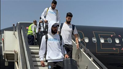 بعثة بيراميدز تصل القاهرة قادمة من جنوب أفريقيا بعد التعادل أمام صن داونز (صور)