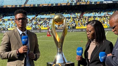 كأس دوري أبطال أفريقيا الجديد يصل ملعب مباراة صن داونز وبيراميدز (صور)