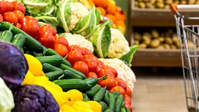  انهيار الليمون والثوم والطماطم، أسعار الخضار اليوم بسوق العبور