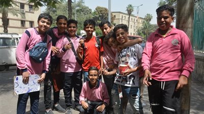 طلاب أولى إعدادي بالجيزة: سؤال المحلول الأزرق أصعب سؤال في امتحان العلوم (فيديو) 