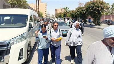 الكل فرحان، الرياضيات ترسم السعادة على وجوه طلاب أولى ثانوي في الأقصر (فيديو)