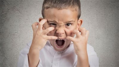 نصائح للأمهات، للتعامل مع الطفل العصبي بأقل الخسائر