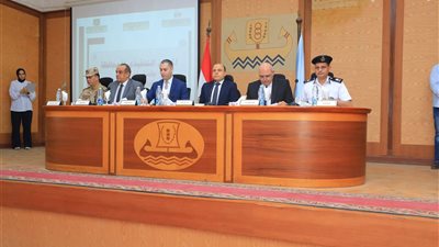 محافظ كفر الشيخ يدعو الأجهزة التنفيذية للمشاركة في جائزة التميز الحكومي