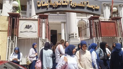 طلاب أولى ثانوي بالدقهلية: امتحانات الرياضيات سهل لكن اتخنقنا من الحر (فيديو)