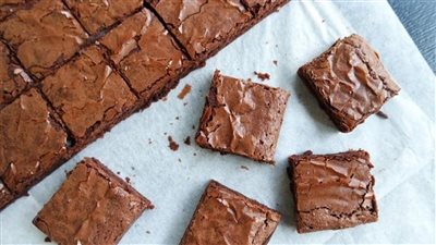 طريقة عمل البراونيز بالمارشميلو وكريمة الشوكولاتة