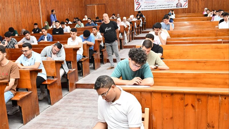 جانب من الامتحانات،