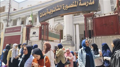 طلاب ثانية ثانوي بالدقهلية: التاريخ صعب والفيزياء في مستوى الطالب الدحيح (فيديو وصور)