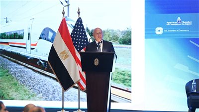 وزير النقل يكشف خطط تطوير السكك الحديدية والمترو أمام المنتدى الأمريكي