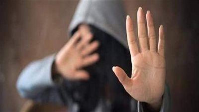 حبس مدرس متهم بالتحرش بتلميذة في الشرقية.. و