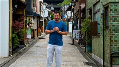 مصطفى شعبان يقضي إجازة قصيرة باليابان 