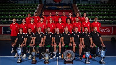 جلسة تصوير لرجال يد الأهلي بعد التتويج بالسداسية (صور)