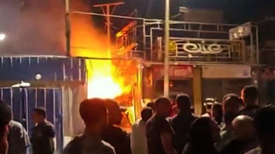 إخماد حريق في محل بقالة بقنا