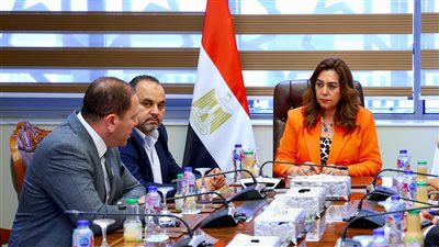 وزيرة التنمية المحلية تتابع استعدادات عقد مؤتمر المسئولية المجتمعية والسكن الكريم