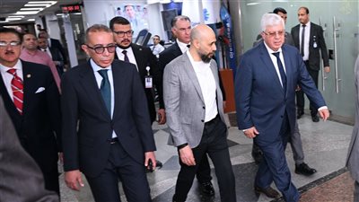 بالصور.. وزير التعليم العالي يتفقد مستشفى سعاد كفافي الجامعي ويشيد بالخدمات الطبية المقدمة للمواطنين