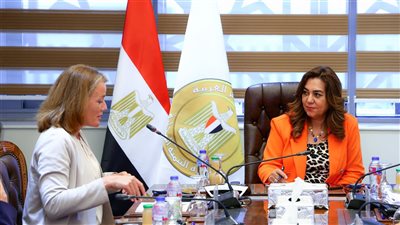 وزيرة التنمية المحلية تتابع مع وفد البنك الدولى الموقف التنفيذي لمشروعات تنمية الصعيد