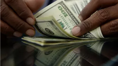  الدولار يتراجع أمام الجنيه في البنوك المصرية (آخر تحديث)