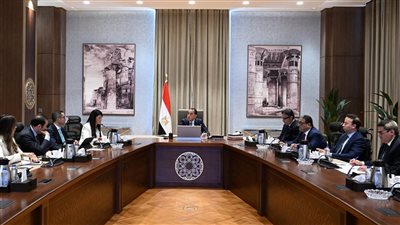 رئيس الوزراء يتابع موقف توافر السلع الاستراتيجية والمخزون منها